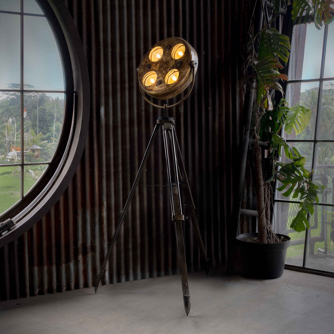 Railroad Standing Lamp 2