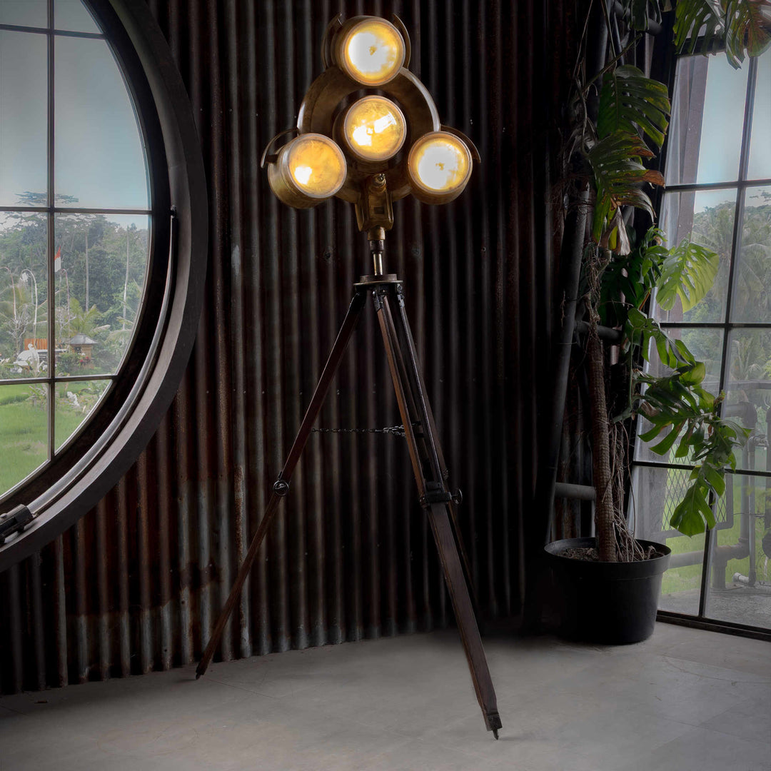 Railroad Standing Lamp 3